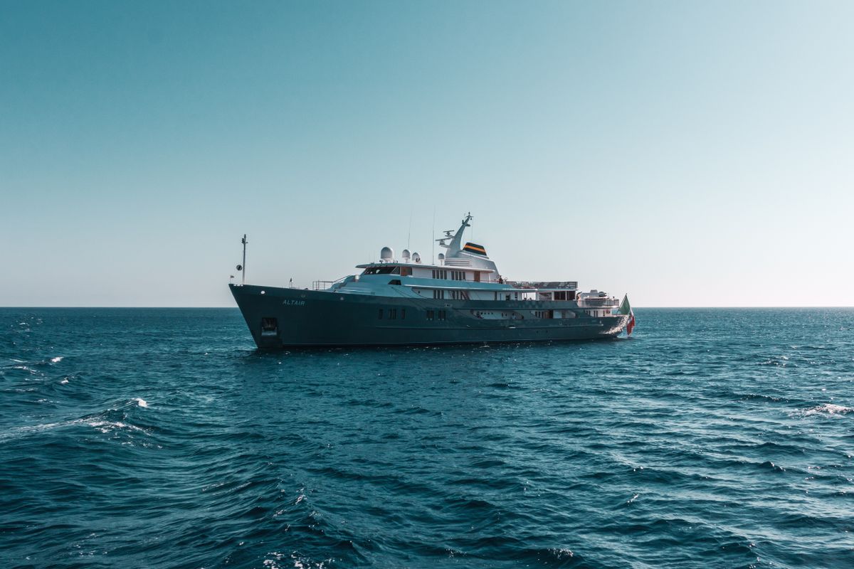 Internet Starlink sur un bateau naviguant en pleine mer